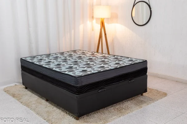Box Baú Casal Pop Tiza Korino Preto + Colchão Casal Ortopédico EPS Iso Dupla Face D-33